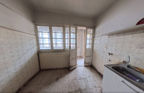 Venta amplia casa con galpón comercial, San Joaquín
